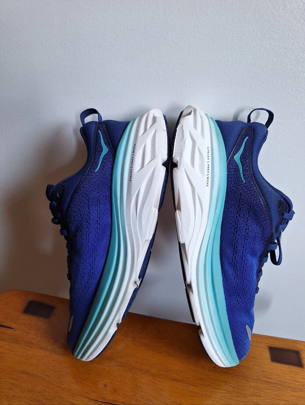Hoka  Bondi 8 Women's  Bellwether Blue / Bluing  Size 7.5B